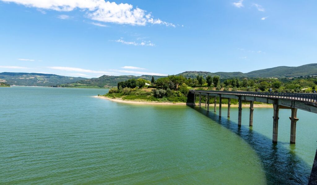 Lago di Corbara in Umbria